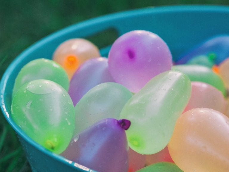 7 Fun Games to Play Outside in the Summer