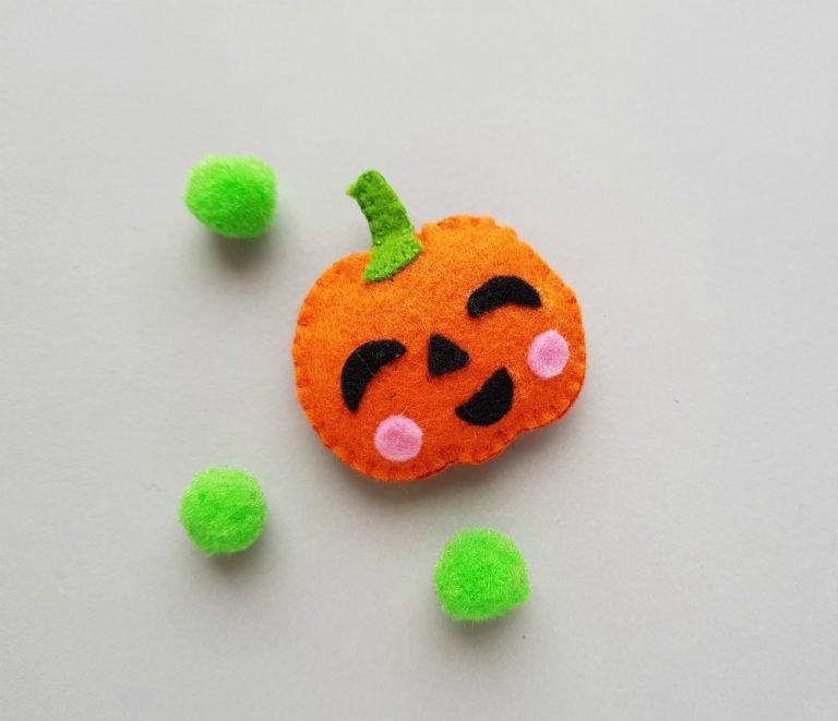 DIY Easy Jack-O’-Lantern Felt Plush Craft With Printable Template