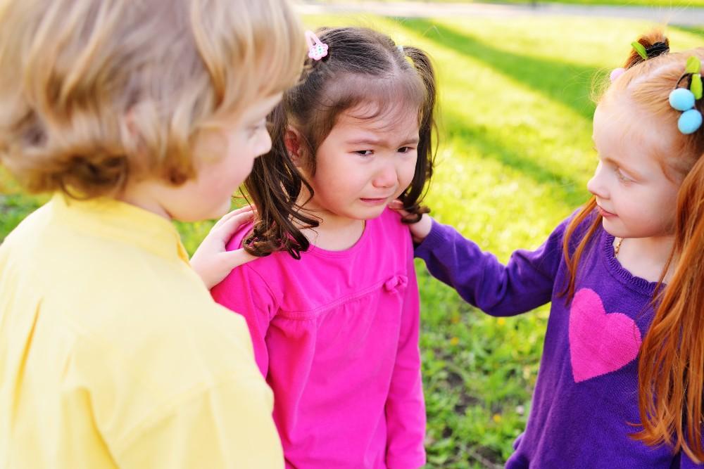 How To Teach Your Child To Apologize - Learn To Say Sorry - OMC