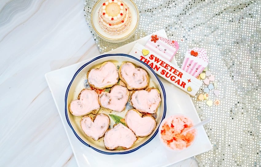 heart-shaped cinnamon rolls in process 4